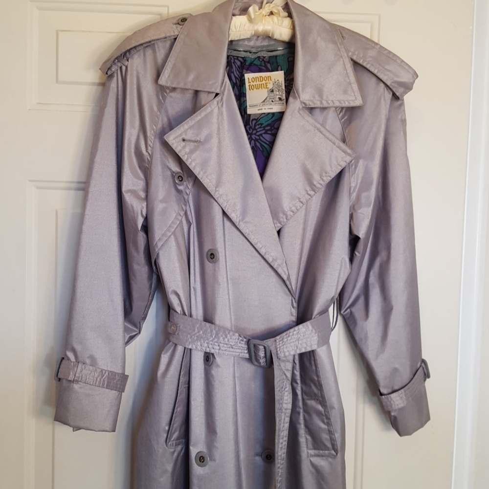 Vintage London Fog/Towne Trench Rain Coat Lined beautiful like new - Picture 2 of 8